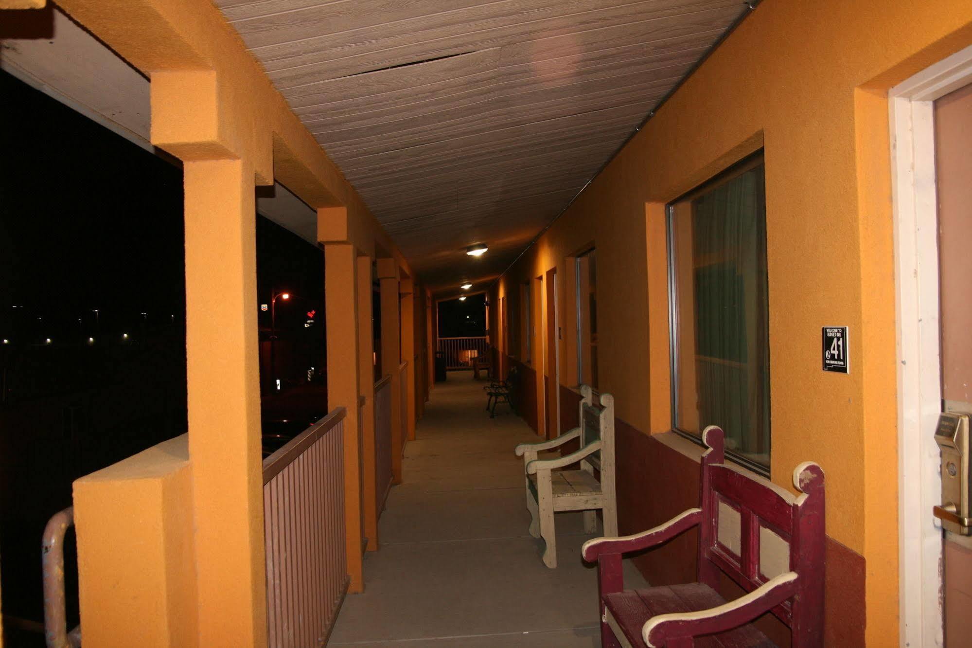 Budget Inn Artesia Bagian luar foto