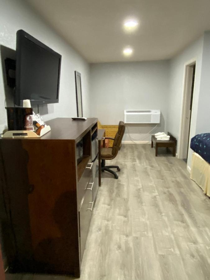 Budget Inn Artesia Bagian luar foto